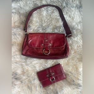 Wilson’s leather matching purse and wallet.